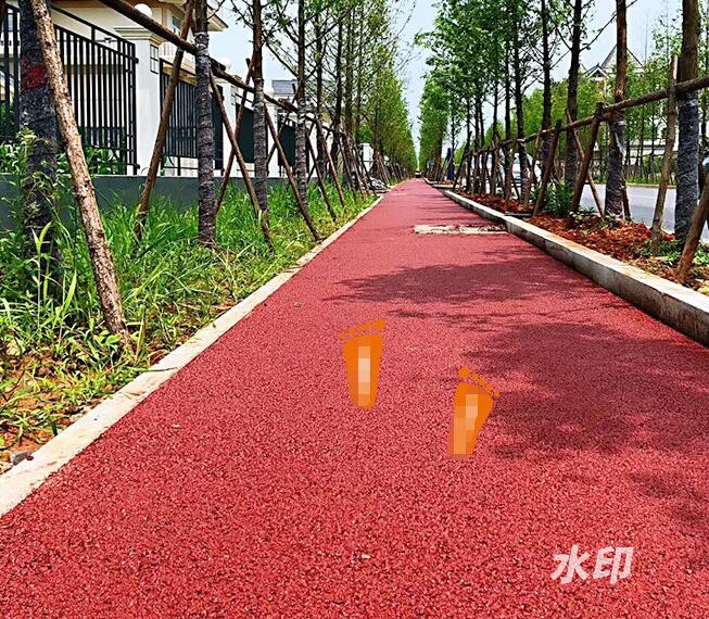 鄭州瀝青路面具體有哪些優(yōu)點(diǎn)？