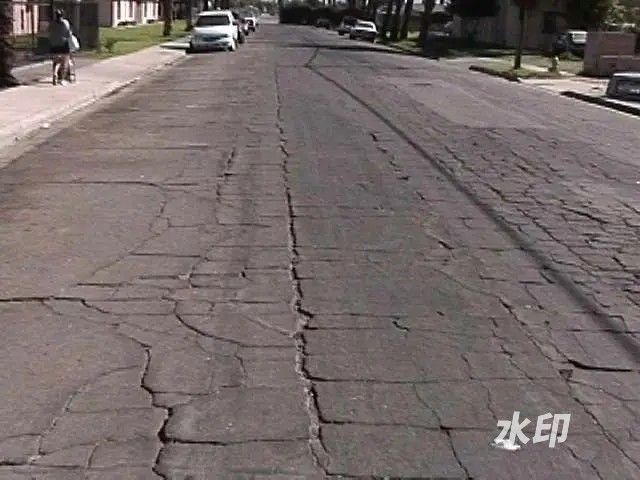 瀝青路面老化的原因有哪些？