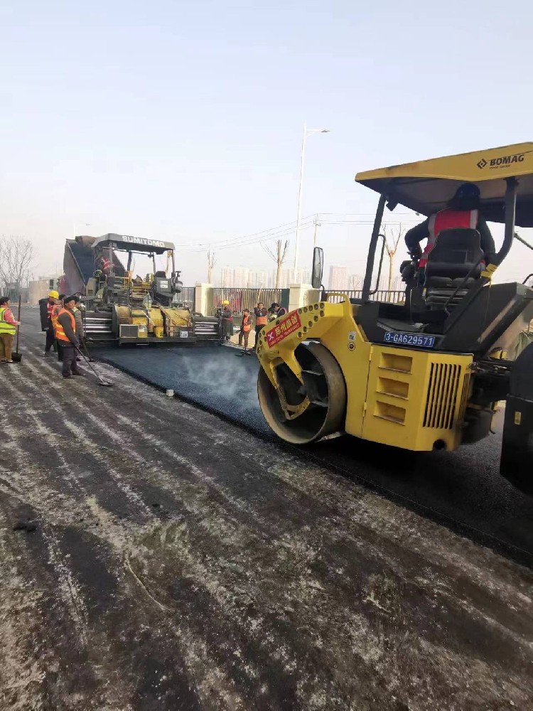 鄭州瀝青路面在公路施工過程中的施工工藝要點(diǎn)